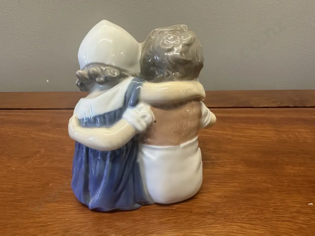 Bing & Grondahl Boy & Girl Reading A Book Figurine Image 1++